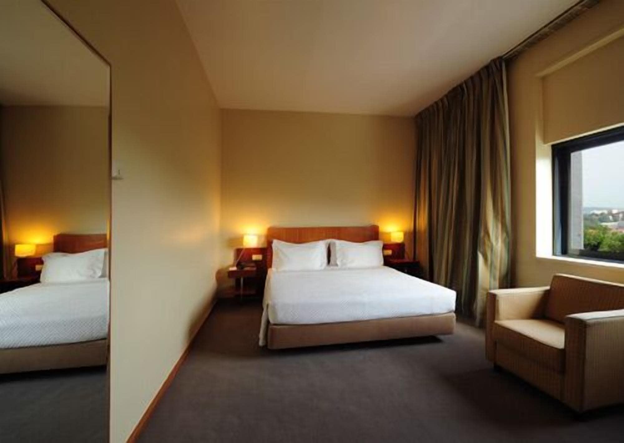 Hotel De Guimaraes Business & Spa Eksteriør bilde